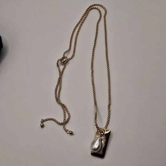 Gold Slider Necklace | Pearl Drop Pendant Necklace | Minimal Elegant Jewelry - Picture 5 of 8